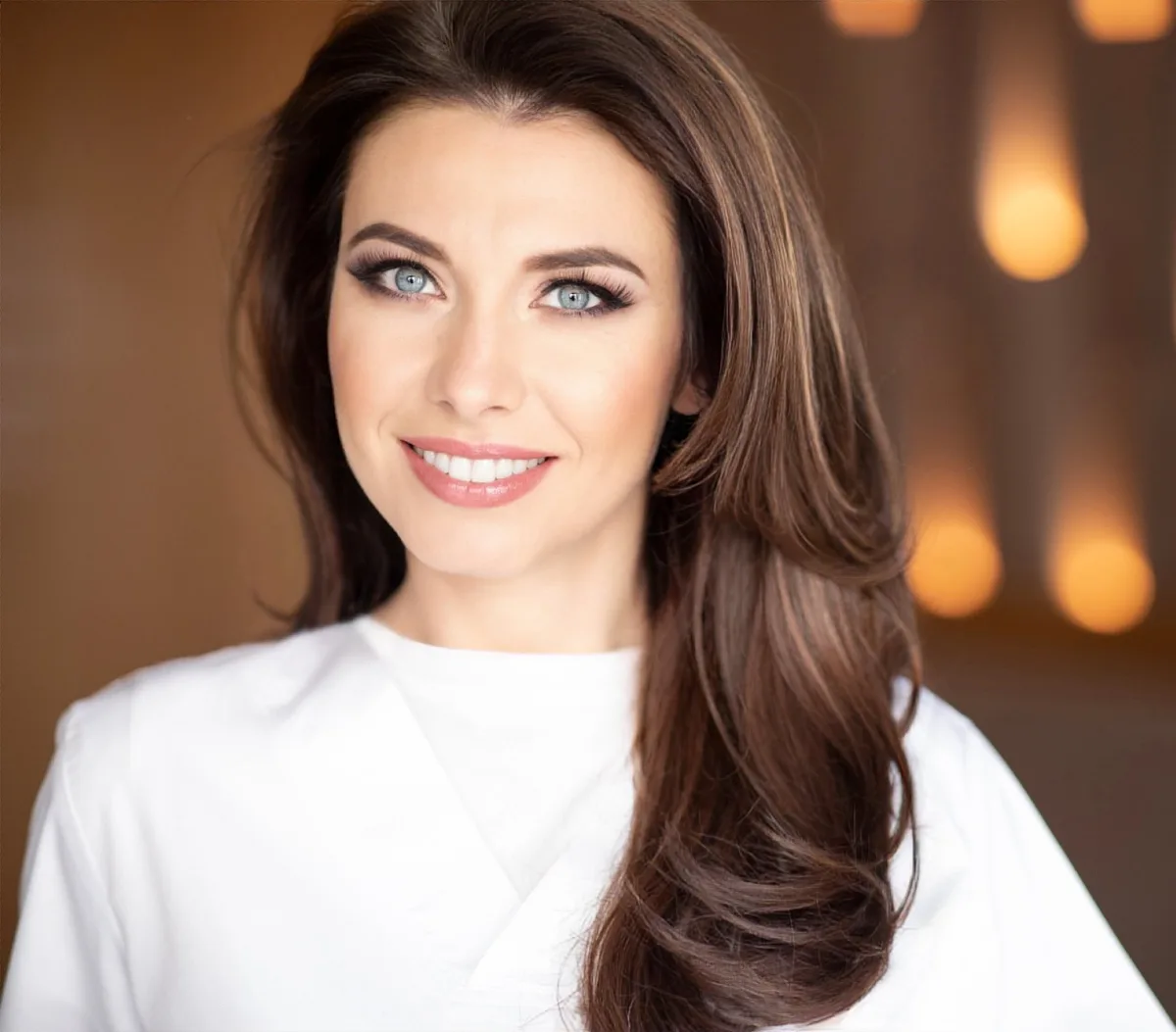 Dr. Cristina Chiriacescu — medic stomatolog fondator Dentetico Brașov