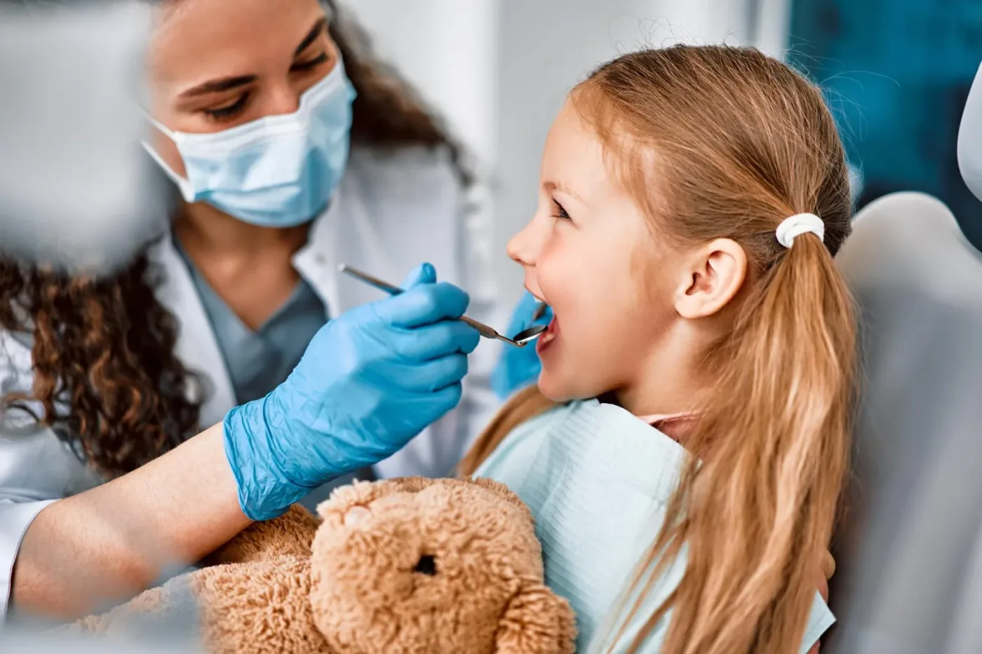 copil la dentist
