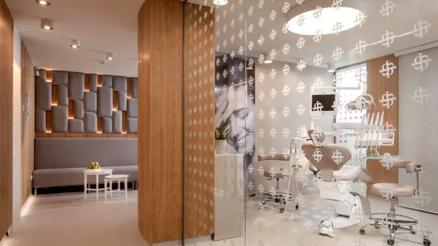 Interiorul clinicii Dentetico Brașov